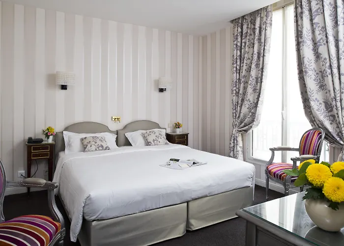 Hotel Saint-Petersbourg Opera & Spa